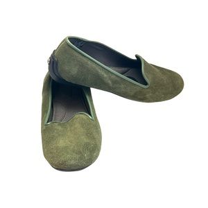 Pluggz olive green loafers size 8.5